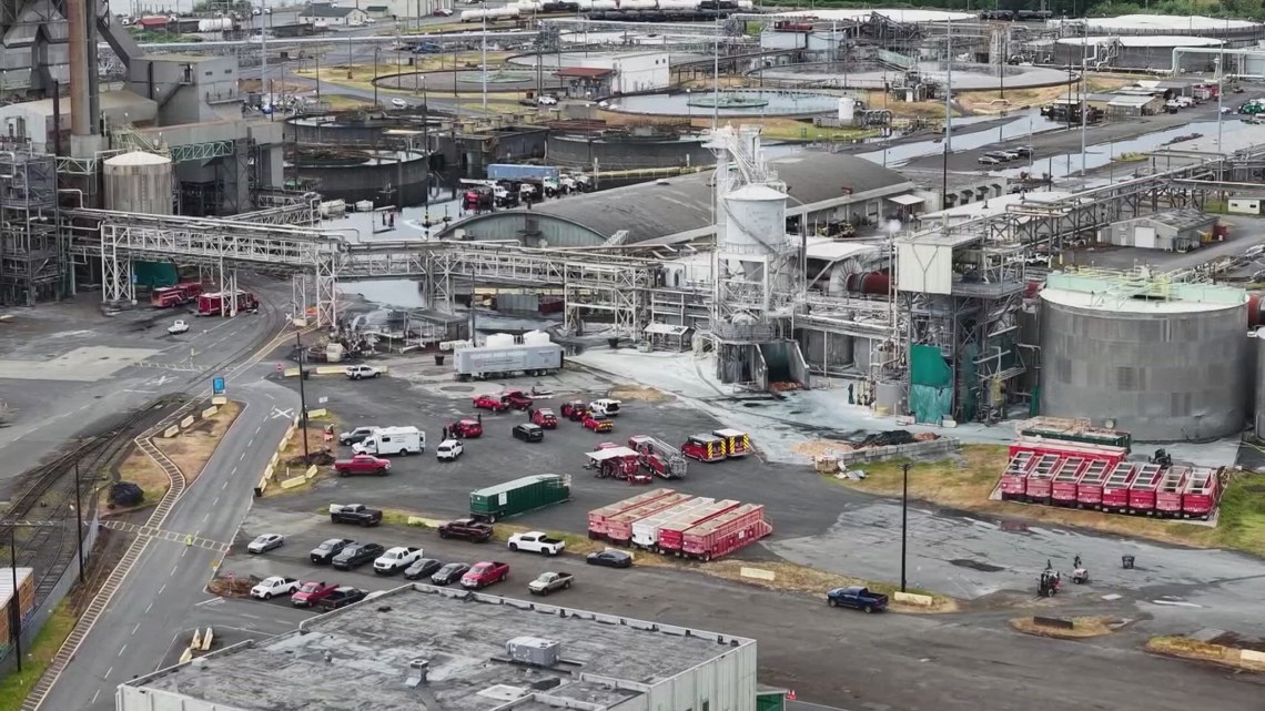 Second death confirmed as recovery operations continue for 9 missing after Longview paper mill implosion